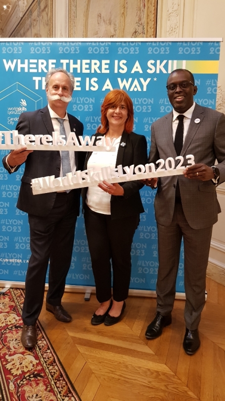 Avec Bernard Stalter en compagnie de Jean François MBAYE , député du Val De Marne